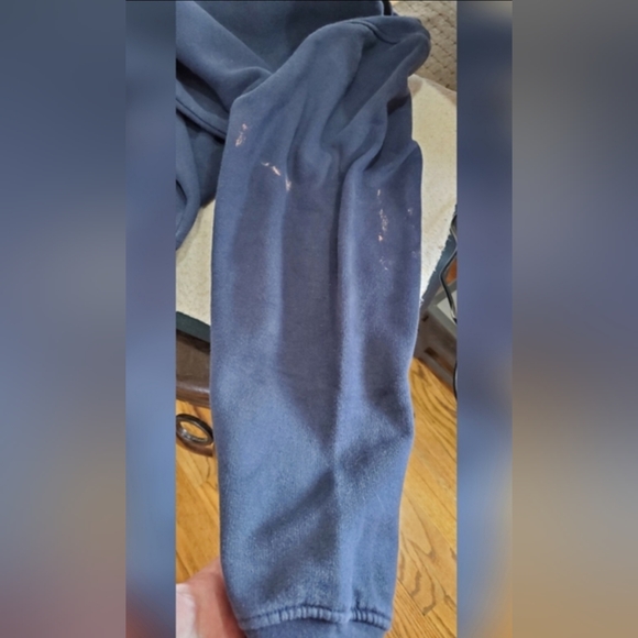 ✨️Nike sweatshirt sz M navy & light lavender lettering, with flaws. - Picture 11 of 11